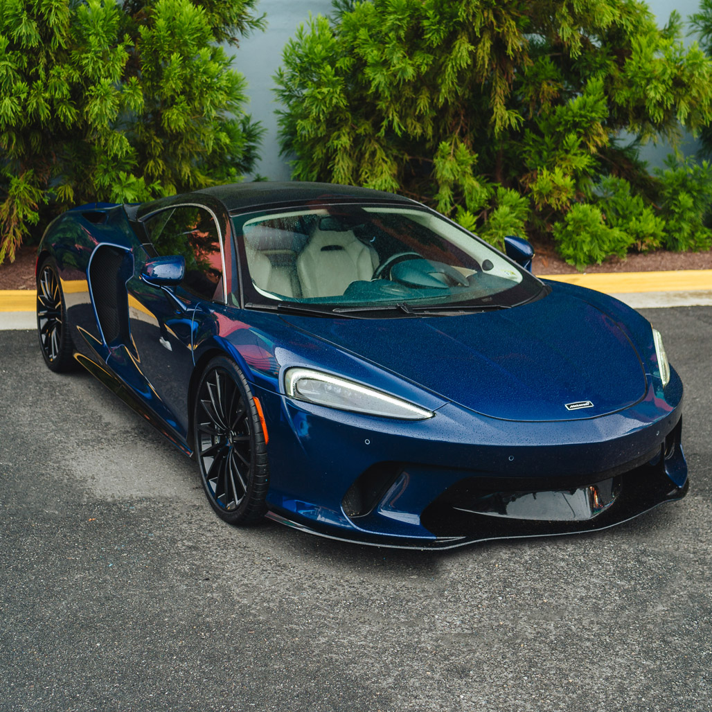 McLaren GT